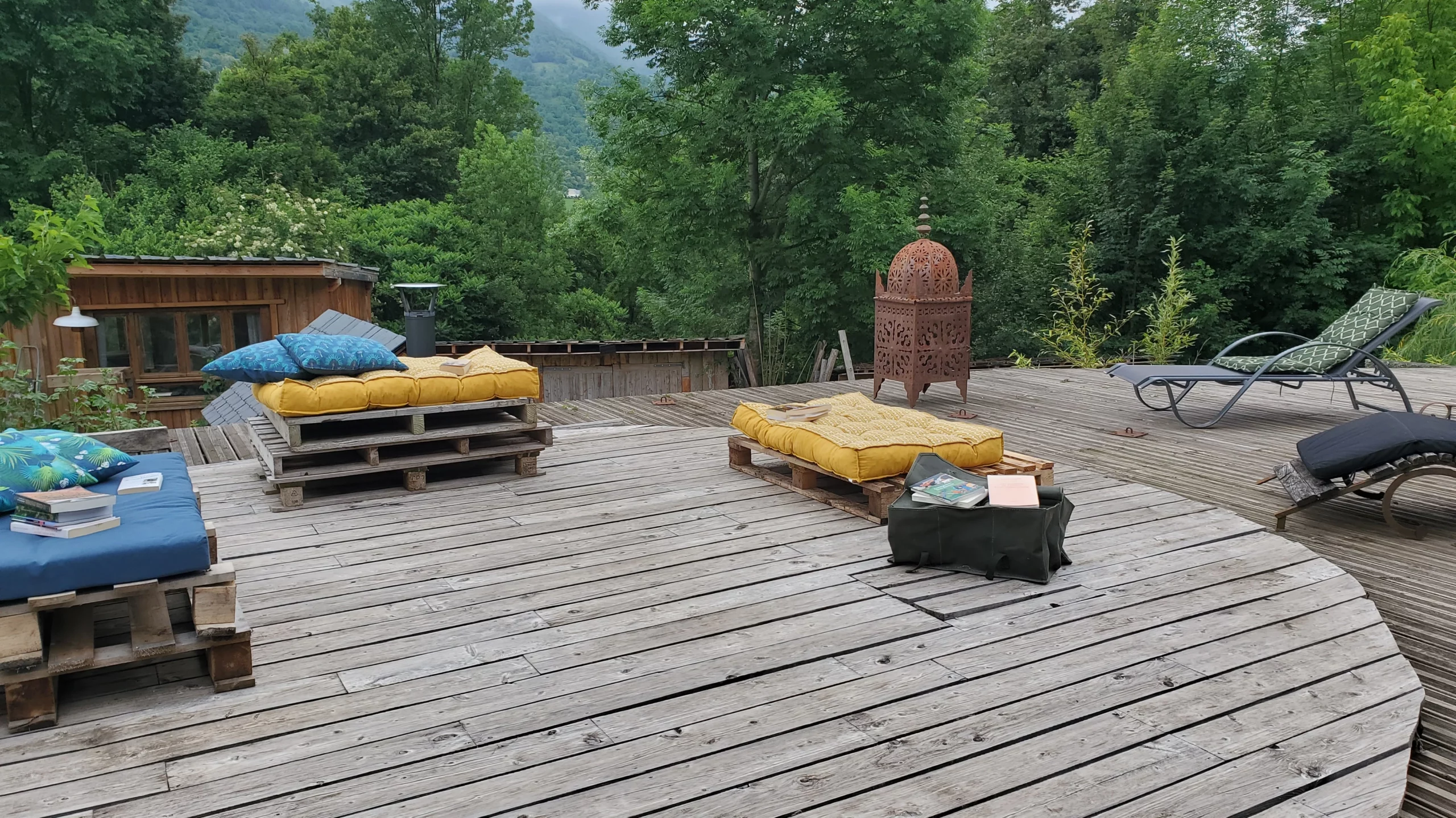 La garnde terrasse gîte de la bouche